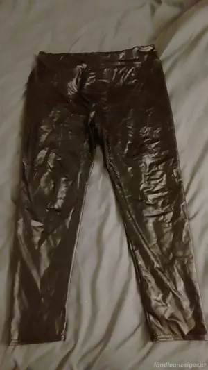 Jede menge für Dich getragene Wäsche, Kleidung & Schuhe! Bild 5