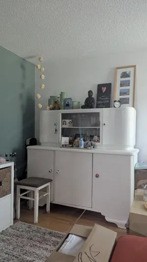 Alte Kommode, Küchenvitrine aus Holz, weiß lakiert Bild 2