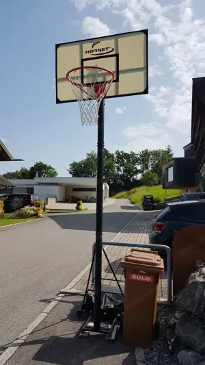 Basketballkorb inkl. Aufsteller (HUDORA) zu verkaufen