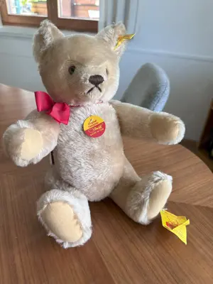 Steiff Teddybär Rote Schleife 0201 36