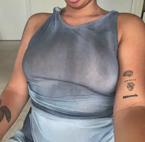 Diese Frau möchte ihrem Leben mehr Farbe verleihen und Dinge erleben, die sie bisher noch nie erlebt