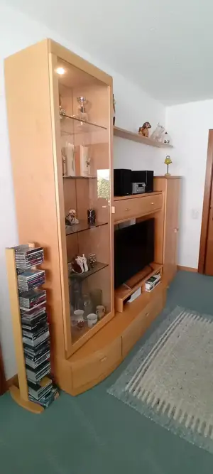 Schöne Wohnwand Tischlerarbeit Bild 3