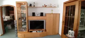 Schöne Wohnwand Tischlerarbeit