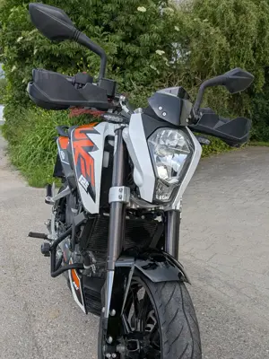 KTM Duke 125, Top-Zustand, nur 4.440 km! Bild 3