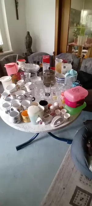 Geschirr für Flohmarkt 
