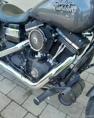 Harley Davidson Dyna Street Bob  Bild 3