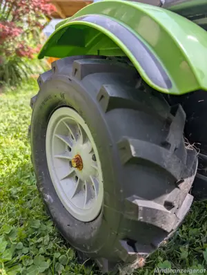 Premium Trettracktor echte Luftbereifung mit Anhänger Bild 6