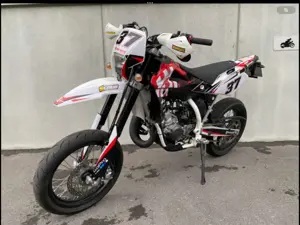 Husqvarna SMS 125   2 Takt  -  Supermoto  -  NEUER PREIS Bild 2