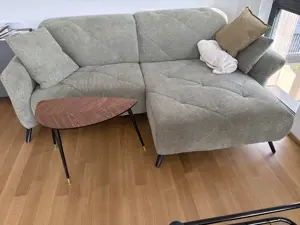 Ecksofa in Grün - mit elektrischer Relaxfunktion & Schlaffunktion