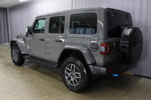 Jeep Wrangler Unlimited Sahara 2.0 280KW UVP 85.140,00  Plug... Bild 4