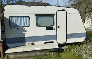 alter Wohnwagen 