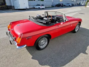 MG MGB Cabrio    Oldtimer  von   1974      Bild 3