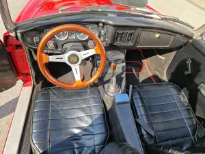 MG MGB Cabrio    Oldtimer  von   1974      Bild 6