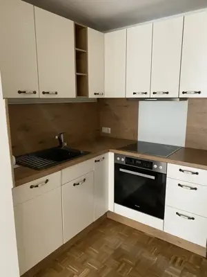 helle 2 Zimmer Wohnung mit Balkon und Tiefgaragenplatz 50m2 2 Zimmer Bild 2