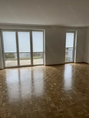 helle 2 Zimmer Wohnung mit Balkon und Tiefgaragenplatz 50m2 2 Zimmer
