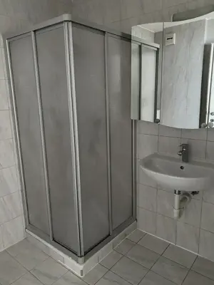 helle 2 Zimmer Wohnung mit Balkon und Tiefgaragenplatz 50m2 2 Zimmer Bild 3