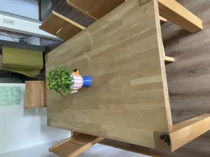 Holztisch mit 5 Stühlen 