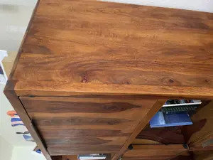 Regal aus Massivholz mit Schiebetüren Bild 2