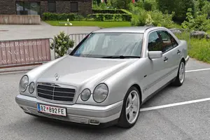 Mercedes Benz E 220 D