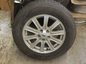4 x Alufelgen mit Winterreifen passend für Land Rover