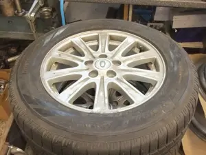 4 x Alufelgen mit Winterreifen passend für Land Rover Bild 2