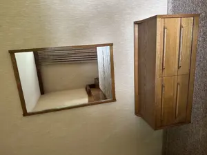 Spiegel mit Unterschrank