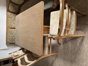 Esstisch aus Holz