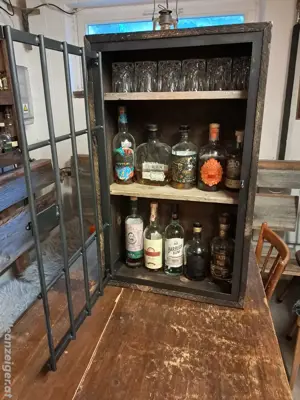 Barschrank Bild 5