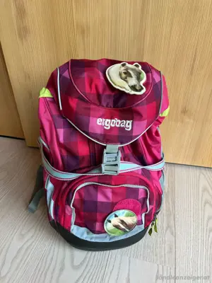 Schultasche mit Zubehör- neuwertig Bild 3