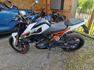 Ktm Duke 125 Bild 2