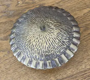 Messingset Leuchter mit Kerzen, Mörser, Schale mit Deckel, Kerzenständer, Vase Vintage Bild 8