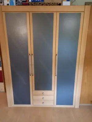 Kleiderkasten Länge 166cm Tiefe 60 cm Höhe 214 cm