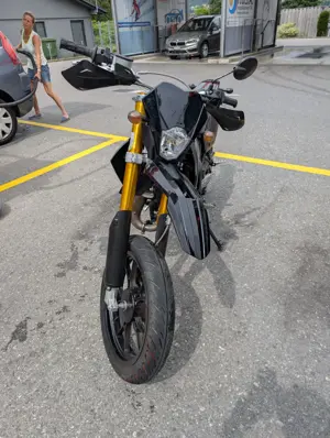 Moped Rieju MRT Top all black SM 50 Pro Bild 5