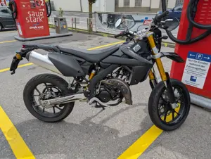 Moped Rieju MRT Top all black SM 50 Pro Bild 3