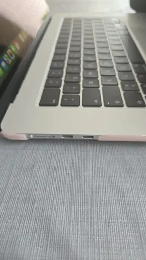 Apple MacBook Air M3 8C 10C 512GB 16GB Silber (2024) Laptop MEGA 5 Ladezyklen Bild 3