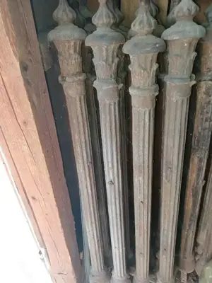 Gusseiserne Zaunpfähle