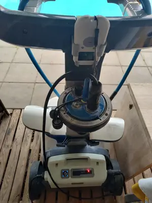 Poolroboter Liberty Maximus X90 Akku Bild 2