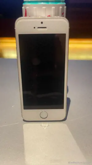 iPhone Smatphone in Weiß hinntem Grau Weiß Bild 4