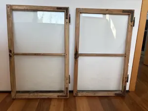 Alte Fenster aus Holz für Dekoration 