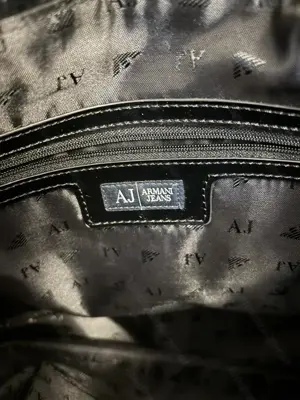 Armani Handtasche Lack Bild 3