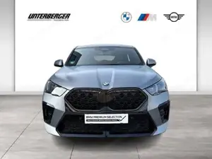 BMW X2 sDrive20i M Sportpaket // Anhängerkupplung //  BMW Niere 'Iconic Glow' Bild 3