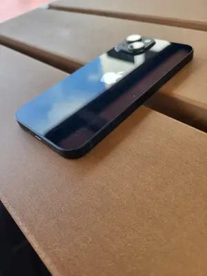 iPhone 14 128 GB Mitternacht  Bild 3