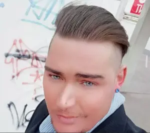 Biete mich für Treffen aller Art an.Obs zum quatschen ist oder Spaß oder Leidenschaft.