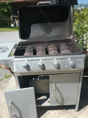 Gas Grill zu verschenken Bild 3