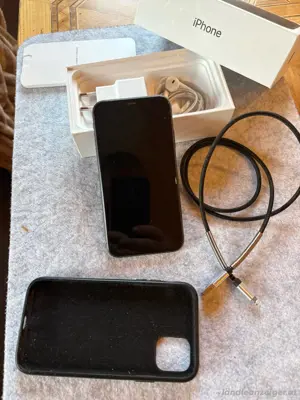 iPhone 11 64 GB  Bild 3
