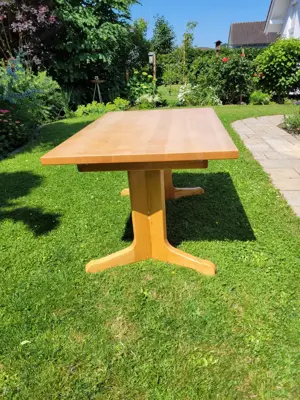 massiver Vollholztisch Bild 4