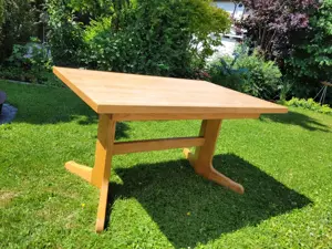massiver Vollholztisch Bild 3