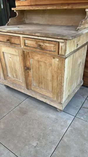 alte Holzkommode zu verschenken Bild 2