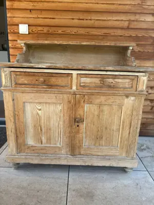 alte Holzkommode zu verschenken