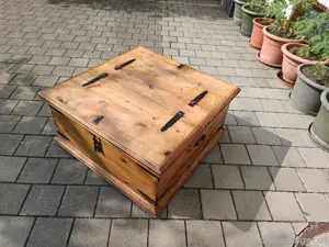 Holztruhe
